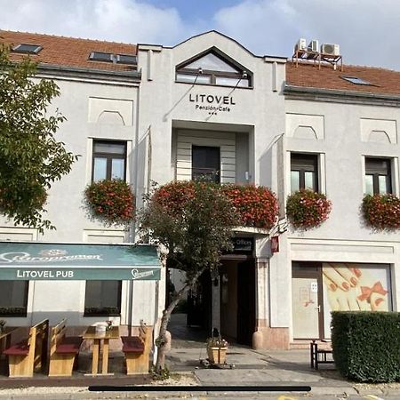 Hotel Litovel Komárno Exteriér fotografie