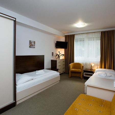 Hotel Litovel Komárno Exteriér fotografie