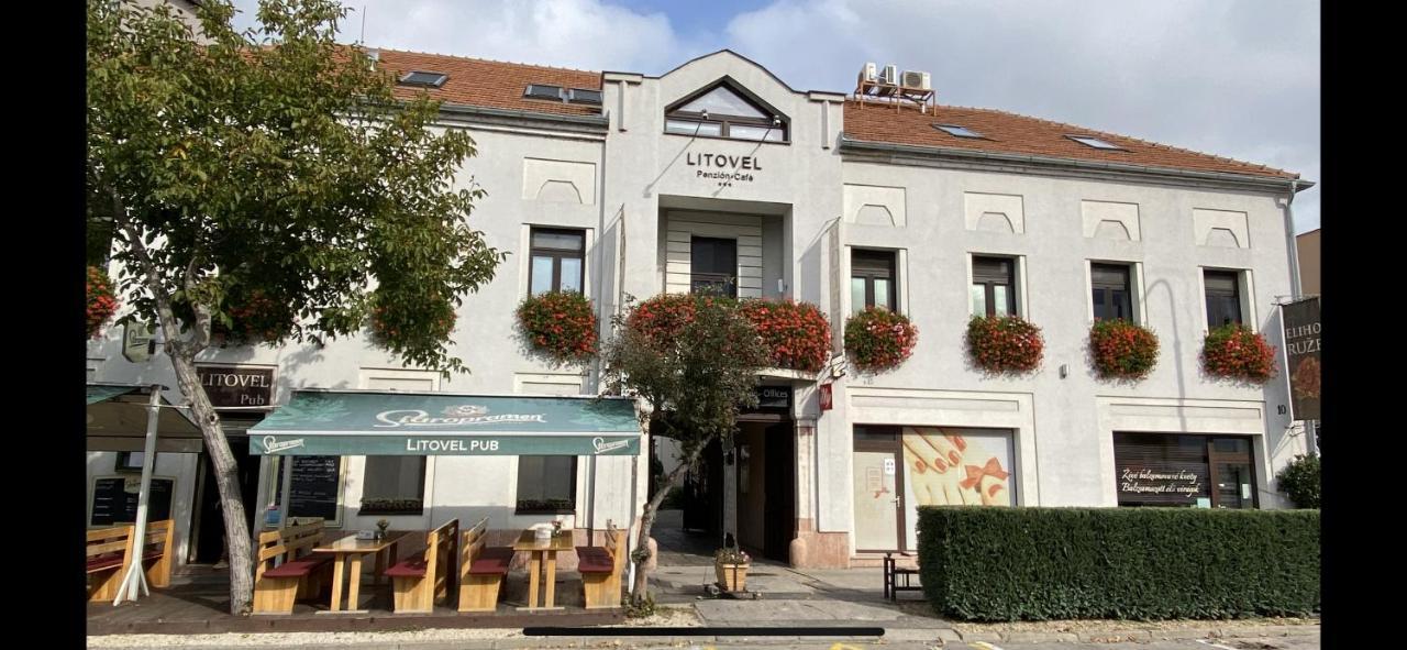 Hotel Litovel Komárno Exteriér fotografie