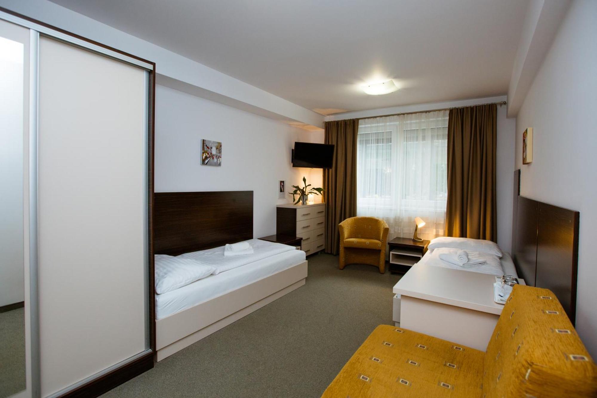 Hotel Litovel Komárno Exteriér fotografie